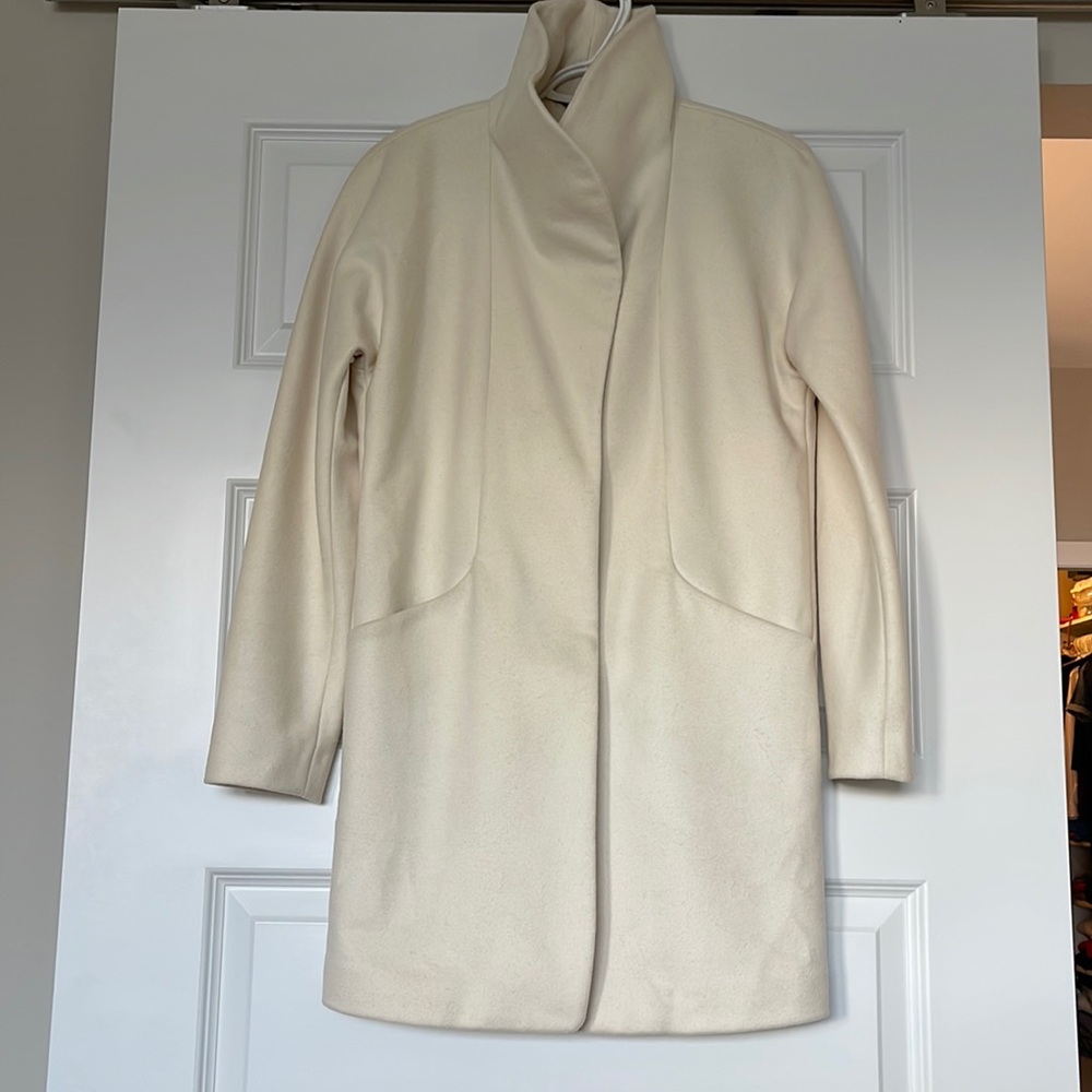 Cocoon Coat Wilfred Aritzia Cream XS Regular Length Barely Worn